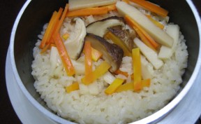 季節の釜飯 季節の釜飯